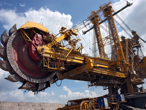 <p>Ülkemiz, sahip olduğu doğal kaynaklar açısından önemli bir potansiyele sahiptir. Bu kaynaklar verimli bir şekilde değerlendirilmelidir. Makine sektörü, mühendislik sanayilerinin önemli bir bölümüdür ve Avrupa Birliği ekonomisinin başlıca dayanağı ve önemli temel direğidir.</p><p>Bu sebeple sektörde yer alan maden makineleri imalatı gerçekleştiren firmamız Oremac Türkiye, talepler doğrultusunda maden makinelerini en kaliteli şekilde üretmektedir.</p><p>Maden makineleri imalatını titizlikle sergileyen Oremac Türkiye, sadece imalat ile kalmayıp onarım ve bakım hizmetini de müşterilerine sunmaktadır. </p>
